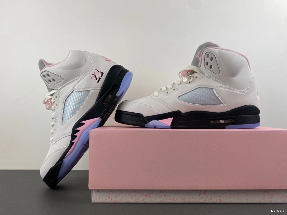 Medium  Men's HQ7978-102 5 Soft Pink Jordan Retro 1124